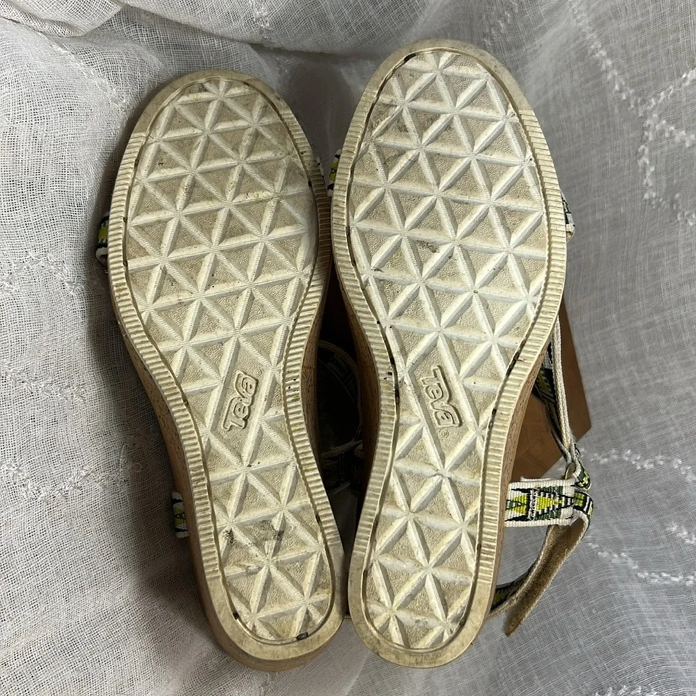 Teva almost NEW cork leather comfortable wedge sandal